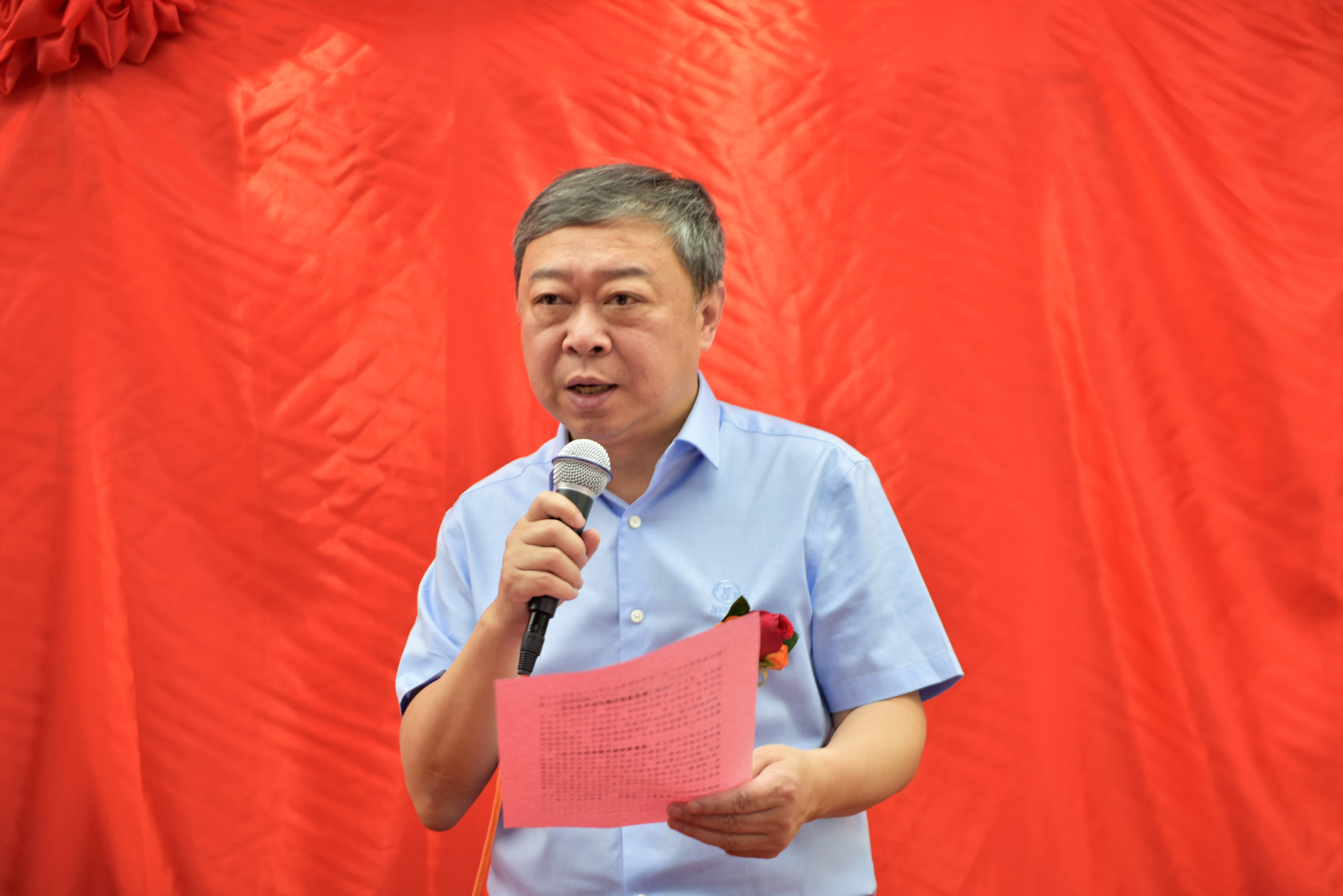 1681803060521499.jpg 董事長(zhǎng)特寫(xiě).jpg